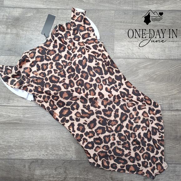 Tempt Me Ruffle Shoulder Zip Front One Piece Swimsuit Size S - Picture 7 of 7